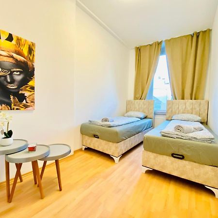 Bright 5Br Shared Apartment W Great Transport Link Вена Экстерьер фото