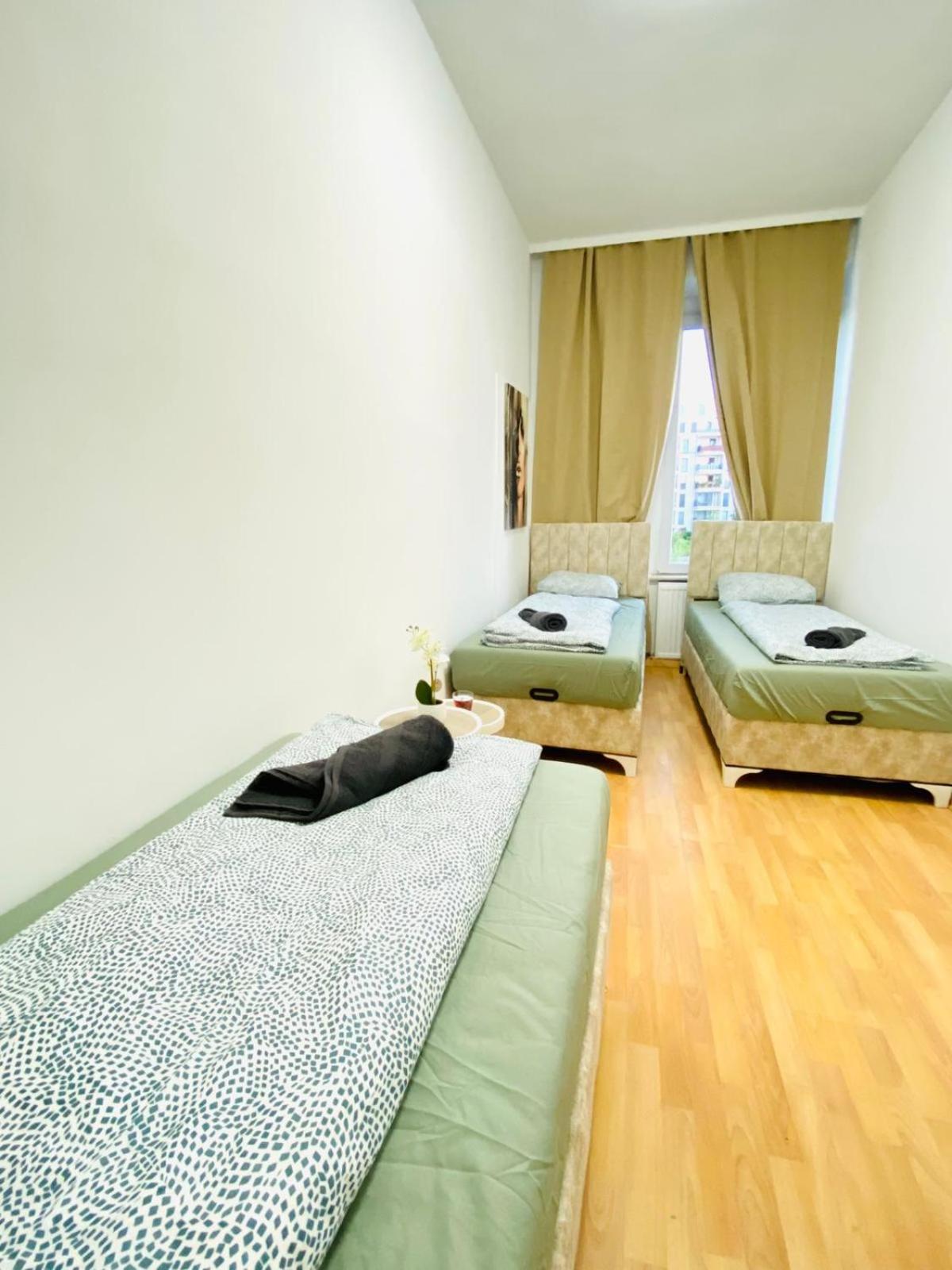 Bright 5Br Shared Apartment W Great Transport Link Вена Экстерьер фото