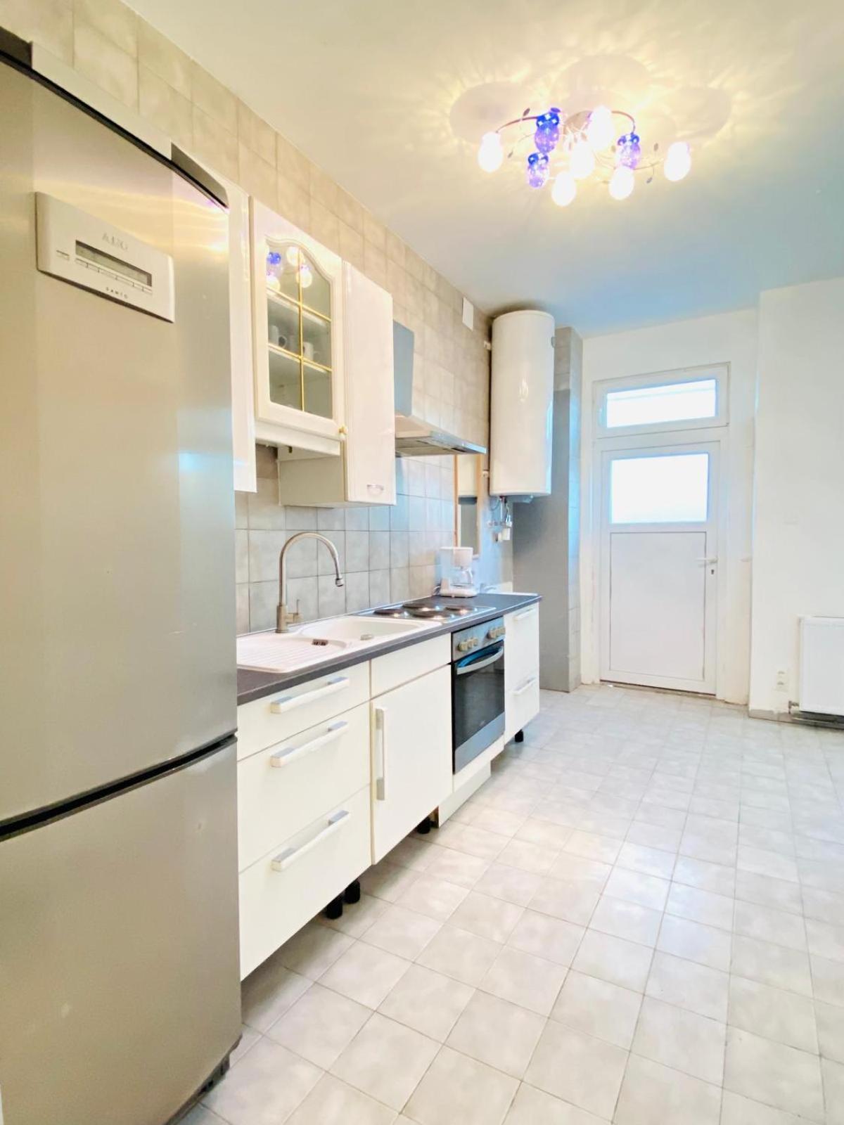 Bright 5Br Shared Apartment W Great Transport Link Вена Экстерьер фото