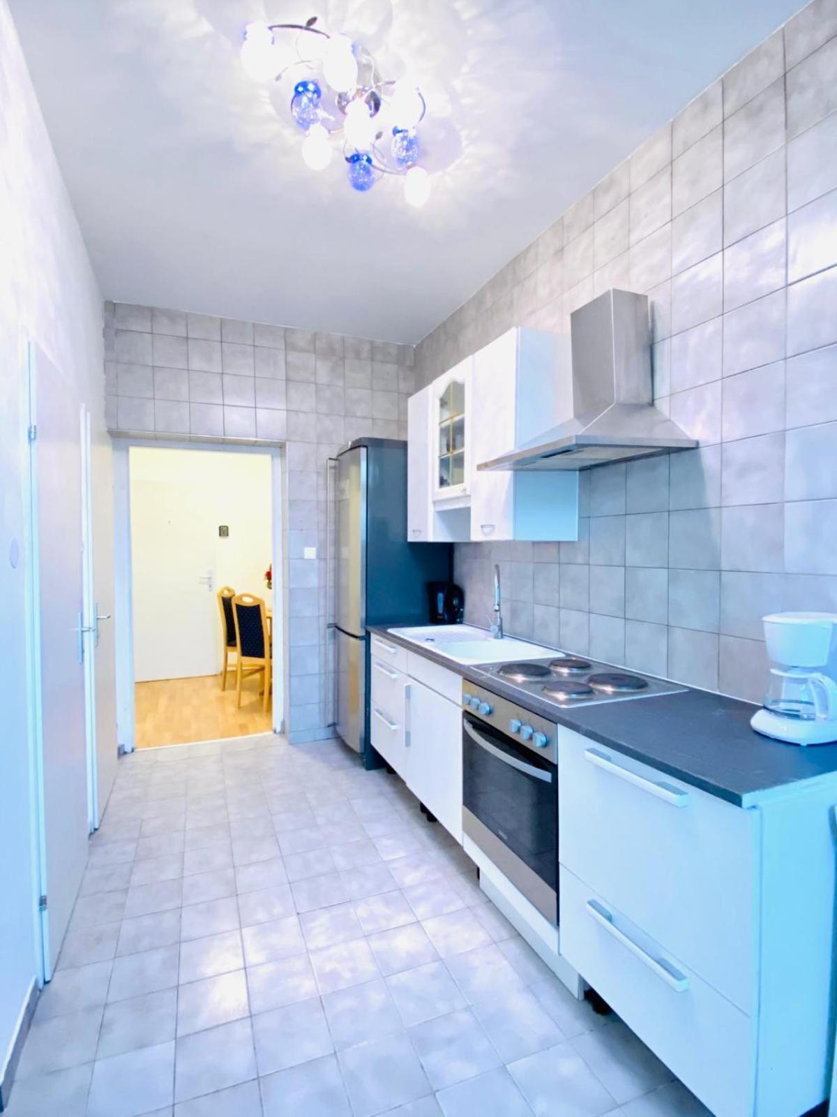 Bright 5Br Shared Apartment W Great Transport Link Вена Экстерьер фото