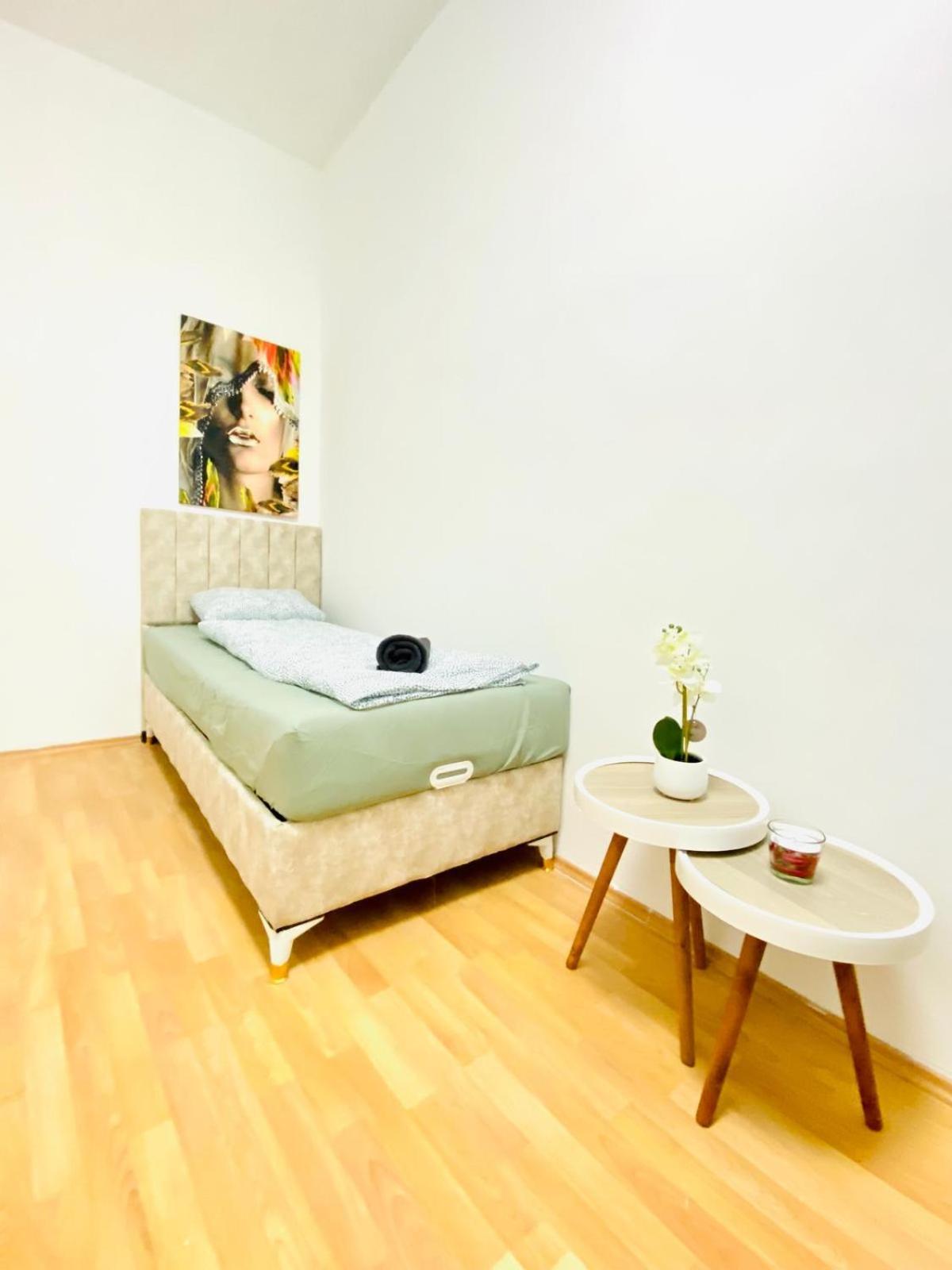 Bright 5Br Shared Apartment W Great Transport Link Вена Экстерьер фото