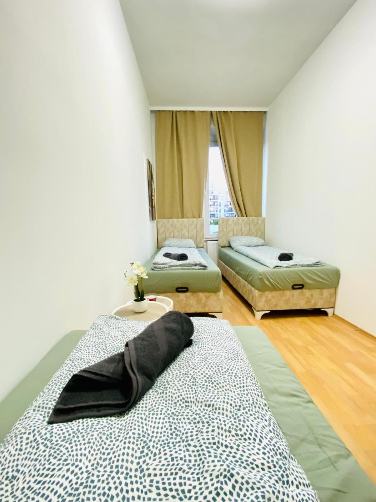 Bright 5Br Shared Apartment W Great Transport Link Вена Экстерьер фото