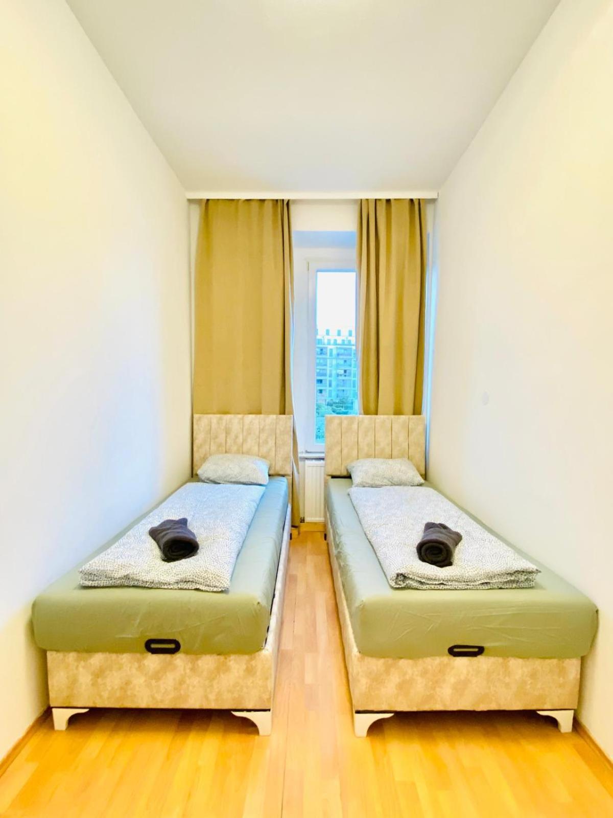 Bright 5Br Shared Apartment W Great Transport Link Вена Экстерьер фото