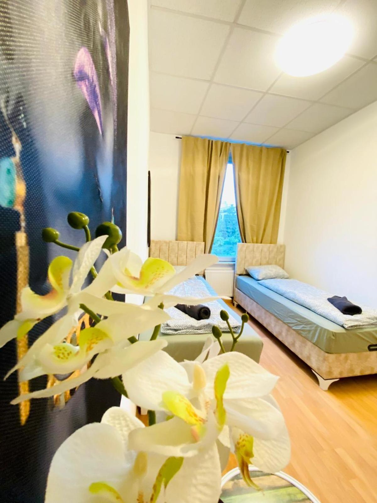 Bright 5Br Shared Apartment W Great Transport Link Вена Экстерьер фото
