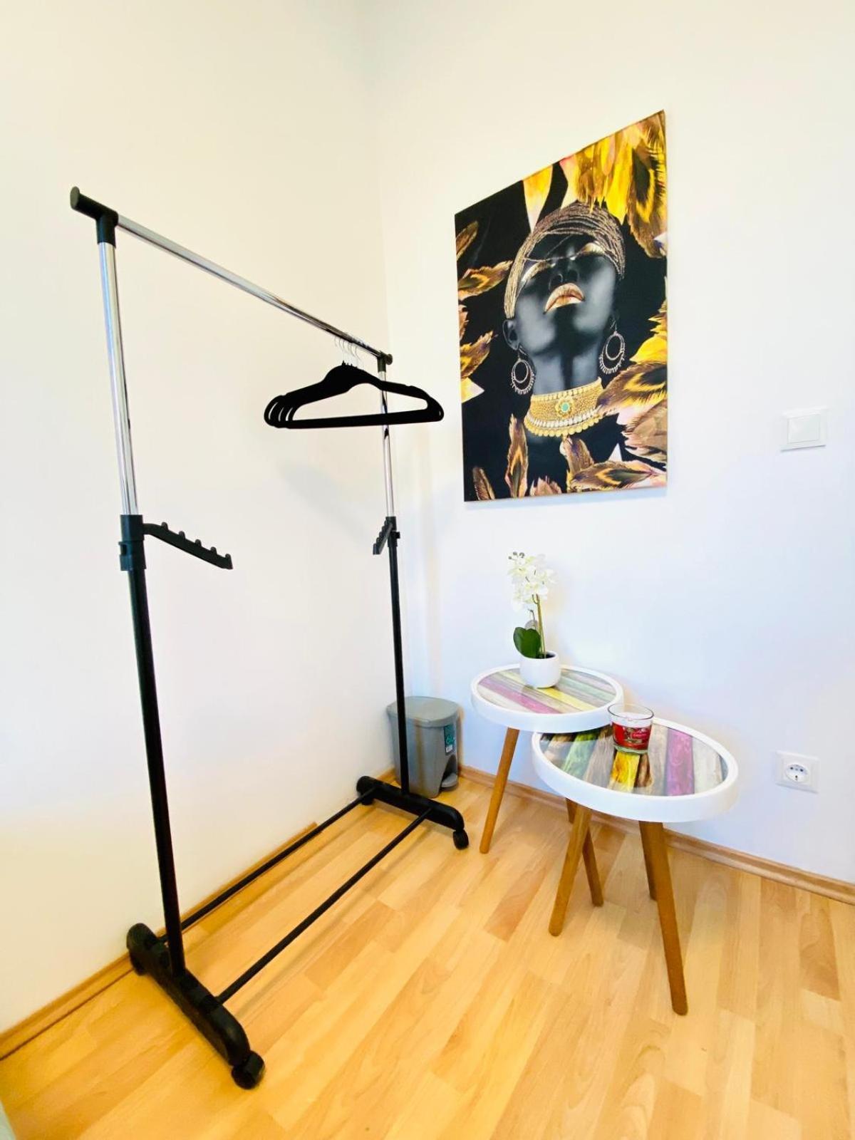 Bright 5Br Shared Apartment W Great Transport Link Вена Экстерьер фото