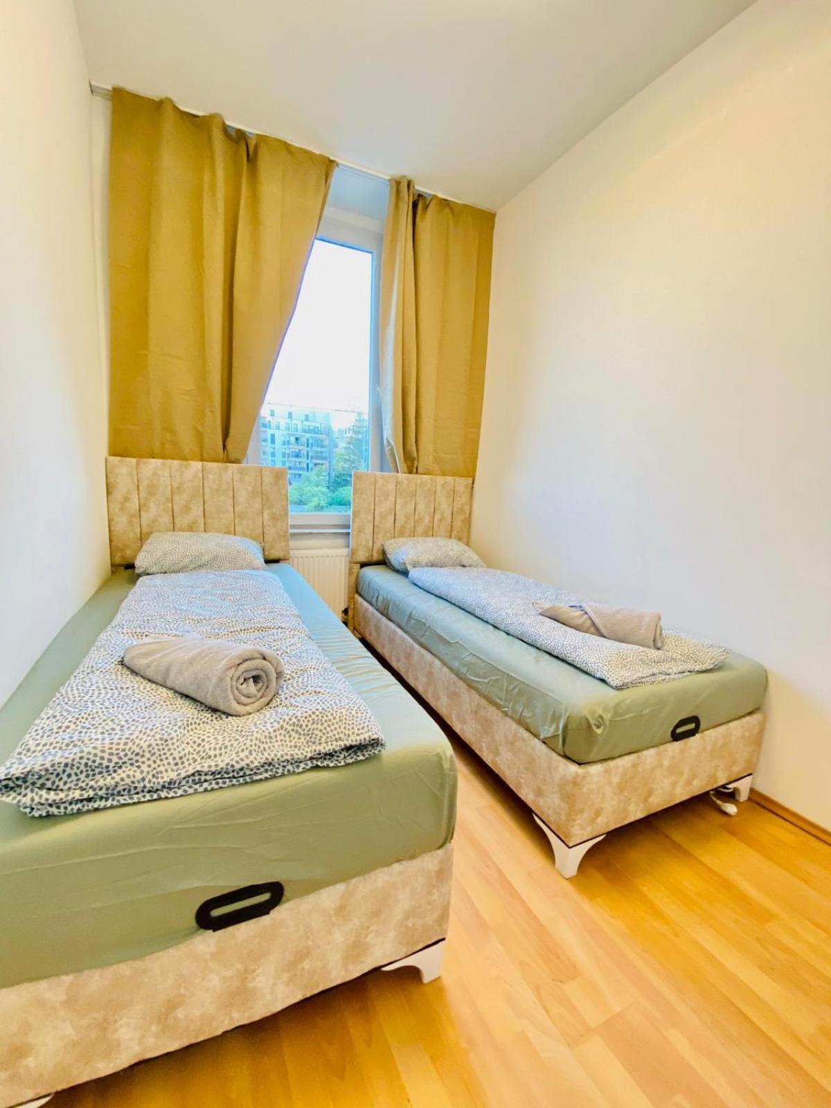 Bright 5Br Shared Apartment W Great Transport Link Вена Экстерьер фото