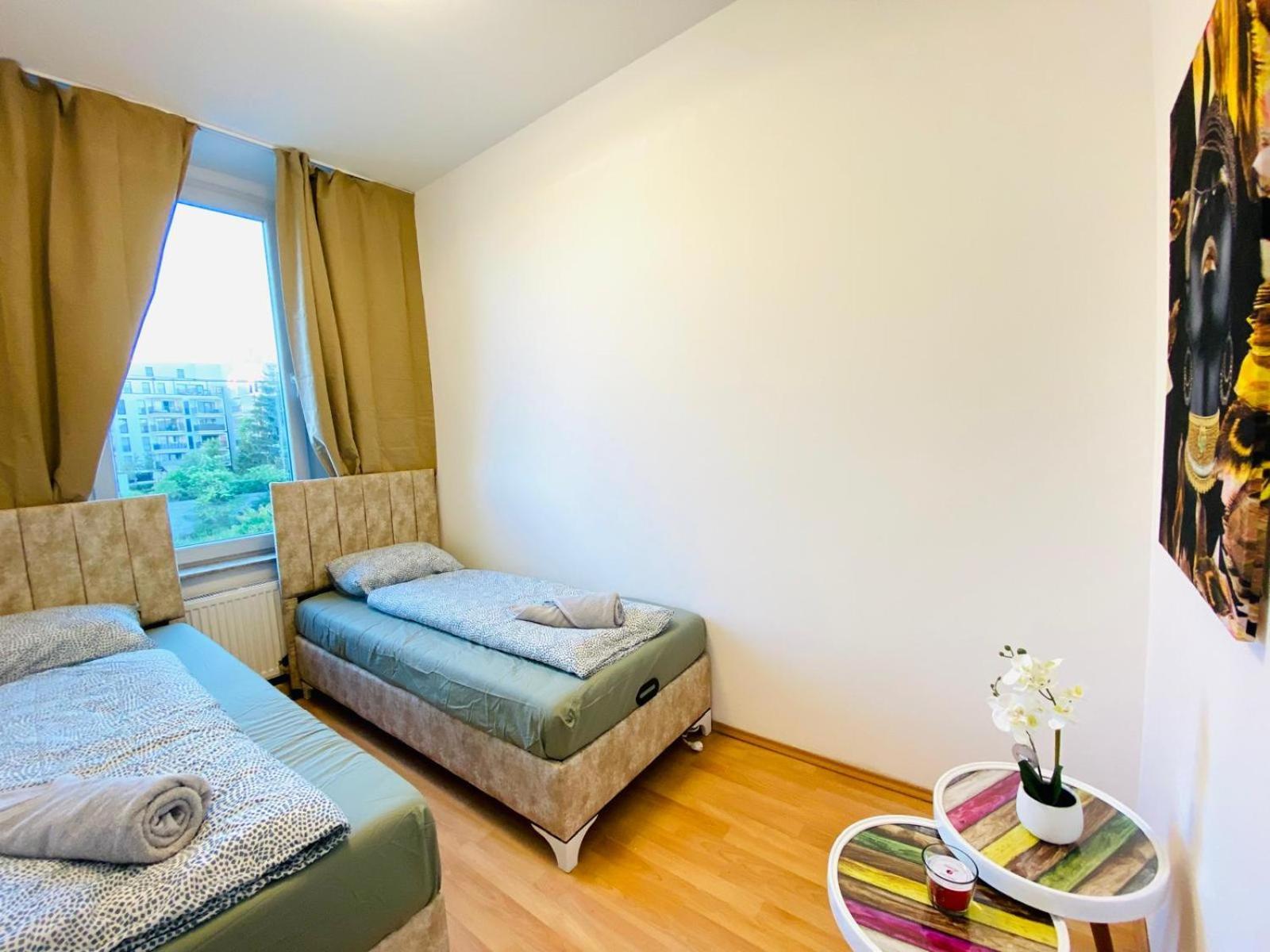 Bright 5Br Shared Apartment W Great Transport Link Вена Экстерьер фото