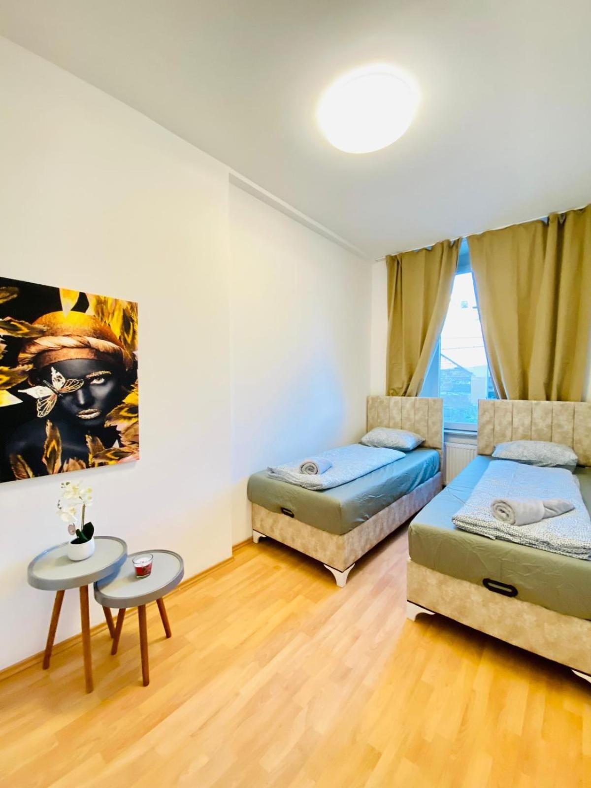 Bright 5Br Shared Apartment W Great Transport Link Вена Экстерьер фото